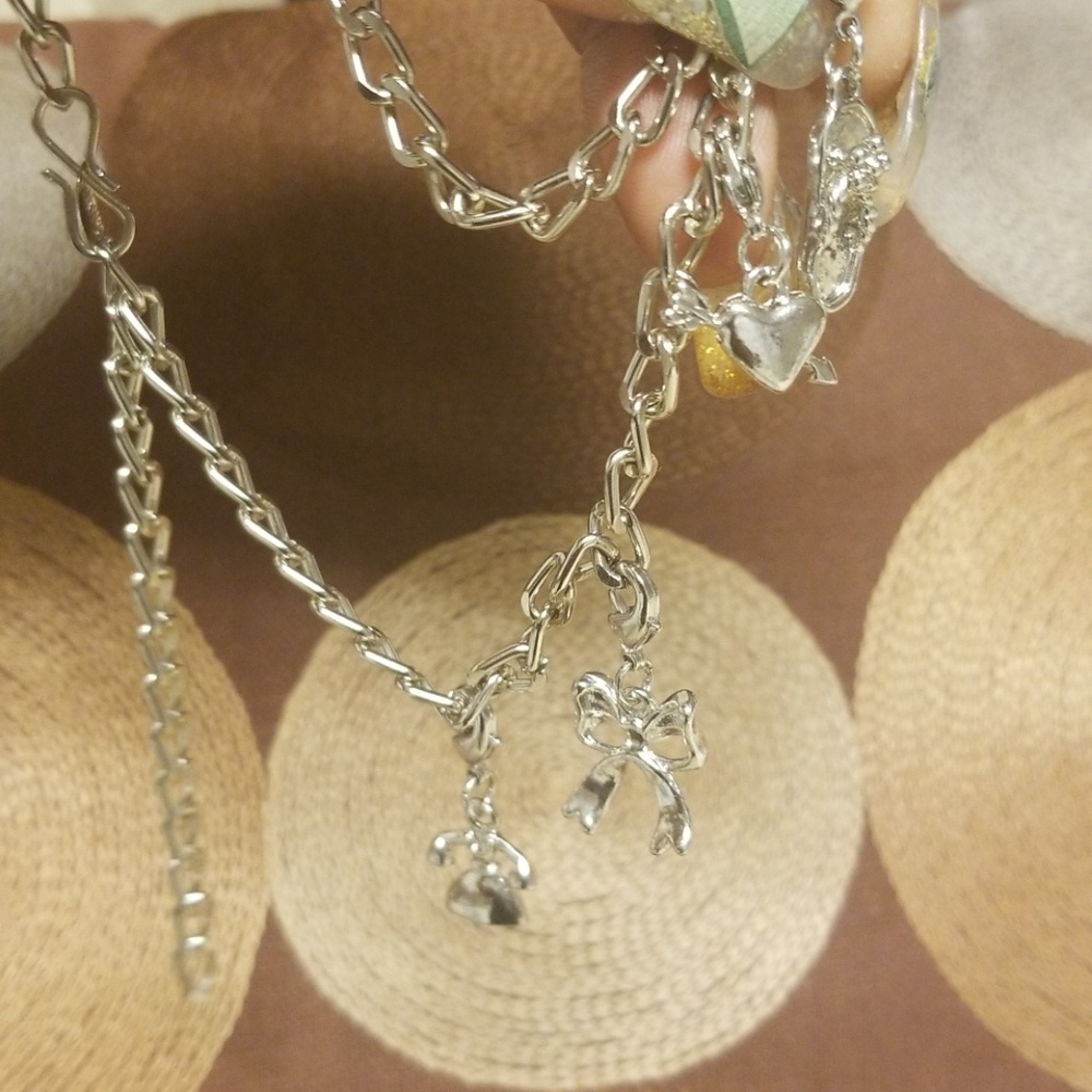 🐏HP🐏Beautiful silver Charm NECKLACE w/4 charms - Picture 6 of 6